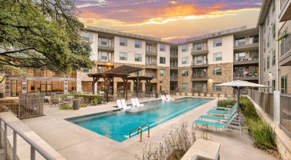 Sparkling swimming pool