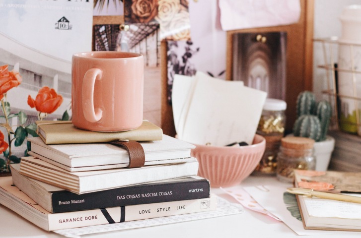 books-coffee-mug-benefits-of-reading-Everleigh-2020