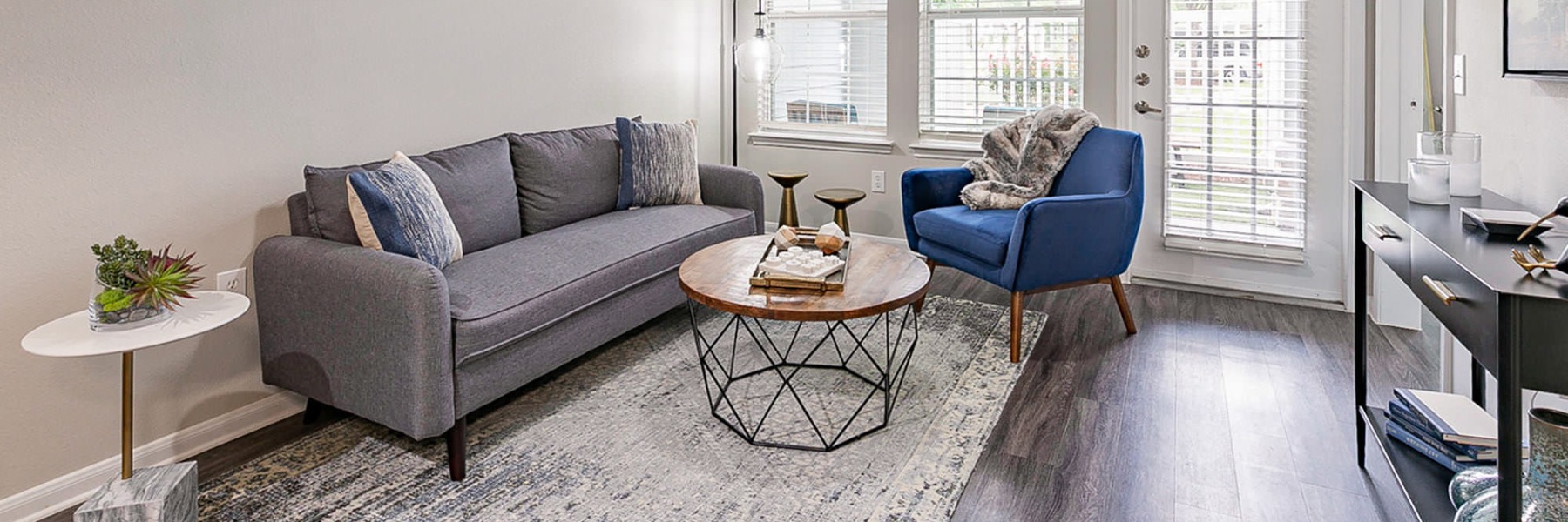access to private patio in spacious living room